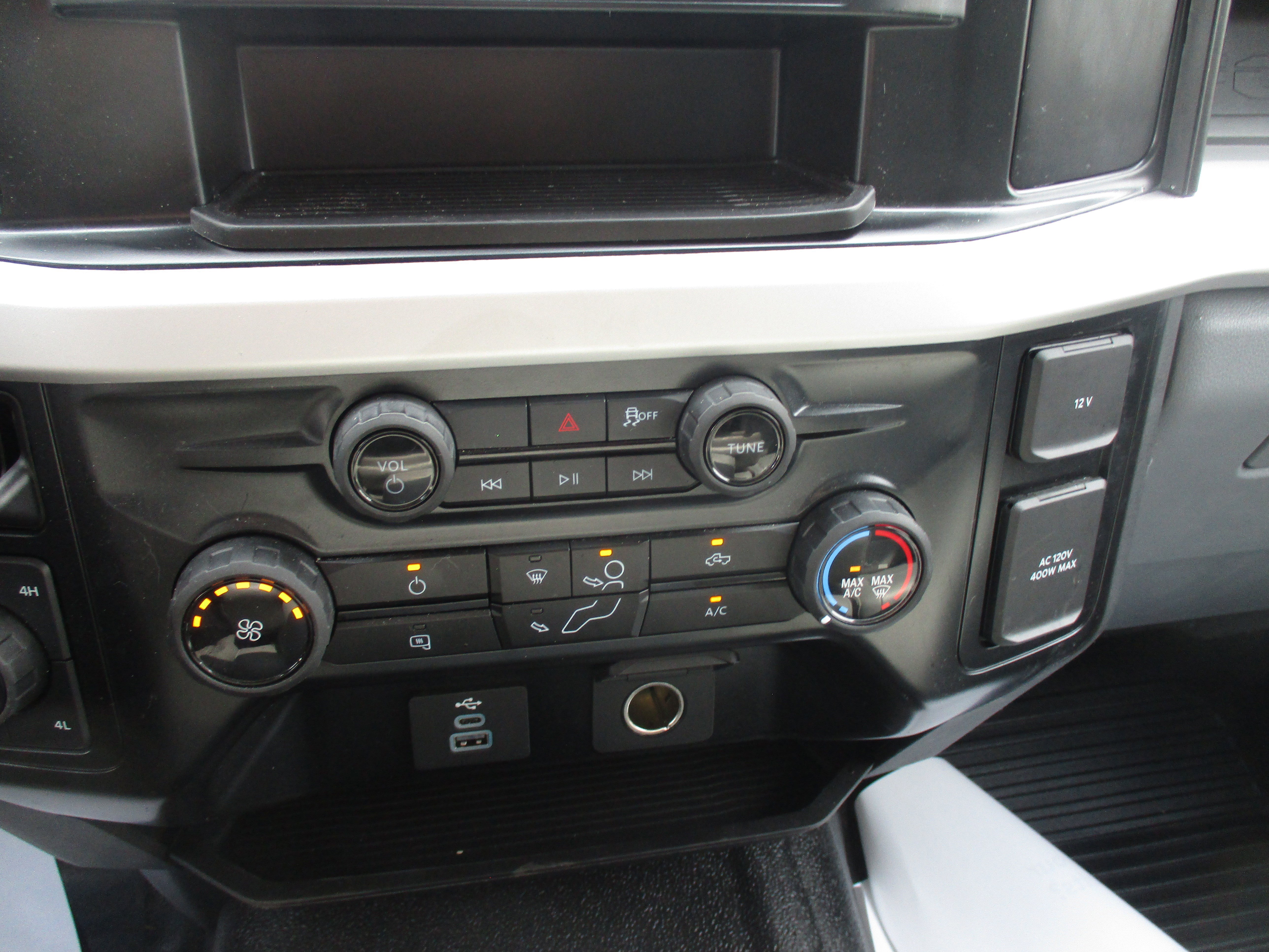 Certified 2025 Ford F250 XL w/ XL Off-Road Package AWD/4WD image 13