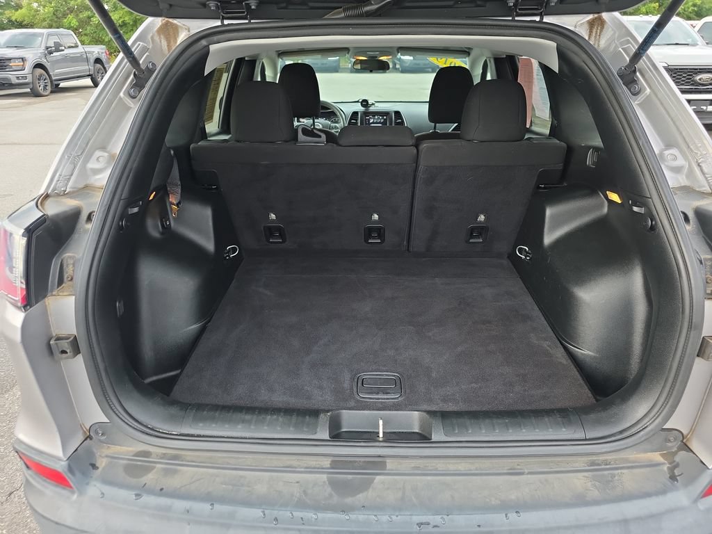 Used 2019 Jeep Cherokee Latitude w/ Popular Appearance Group FWD image 30