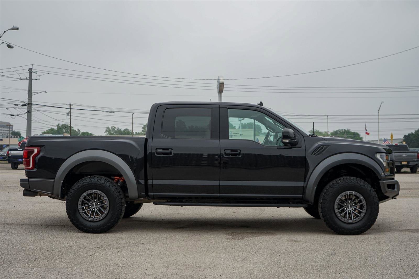 Certified 2019 Ford F150 Raptor w/ Equipment Group 802A Luxury AWD/4WD image 4