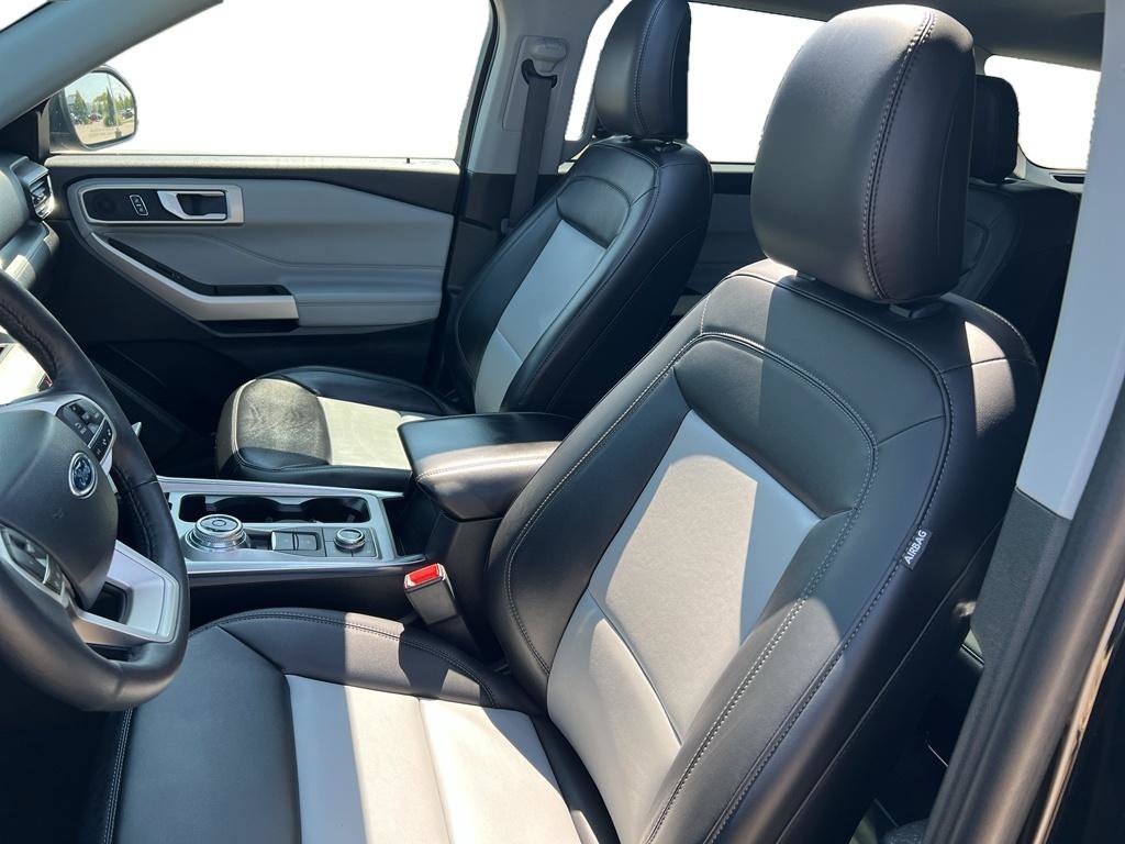 Certified 2024 Ford Explorer XLT w/ Equipment Group 202A AWD/4WD image 17