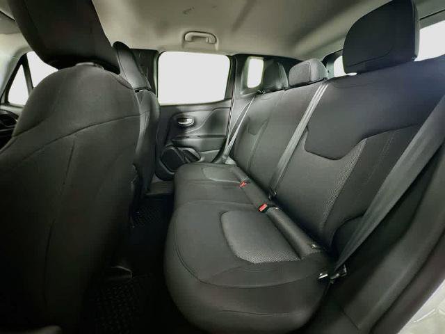 Used 2023 Jeep Renegade Latitude AWD/4WD image 13