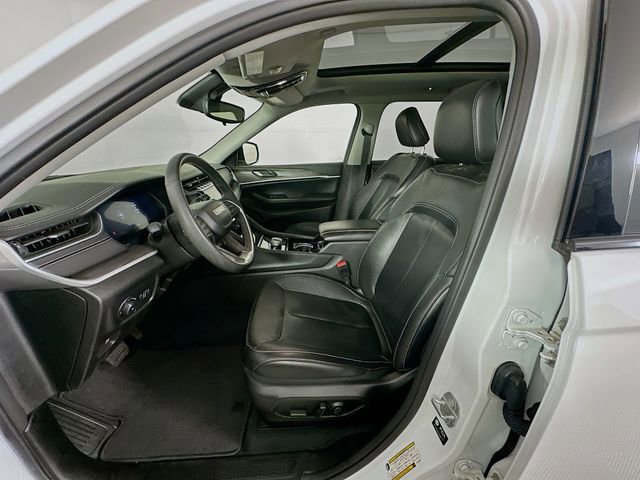 Used 2023 Jeep Grand Cherokee L Limited AWD/4WD image 28