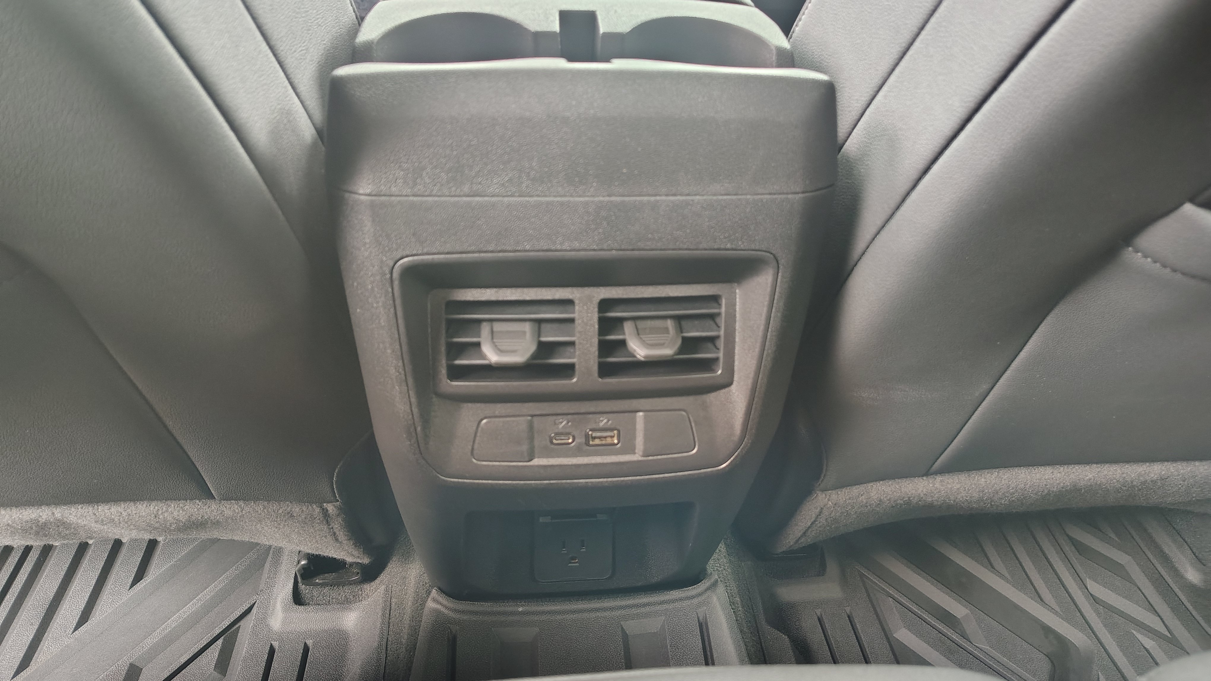 Used 2024 Chevrolet Colorado LT w/ LT Convenience Package III AWD/4WD image 21