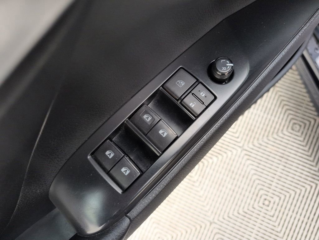 Used 2018 Toyota Camry SE image 36