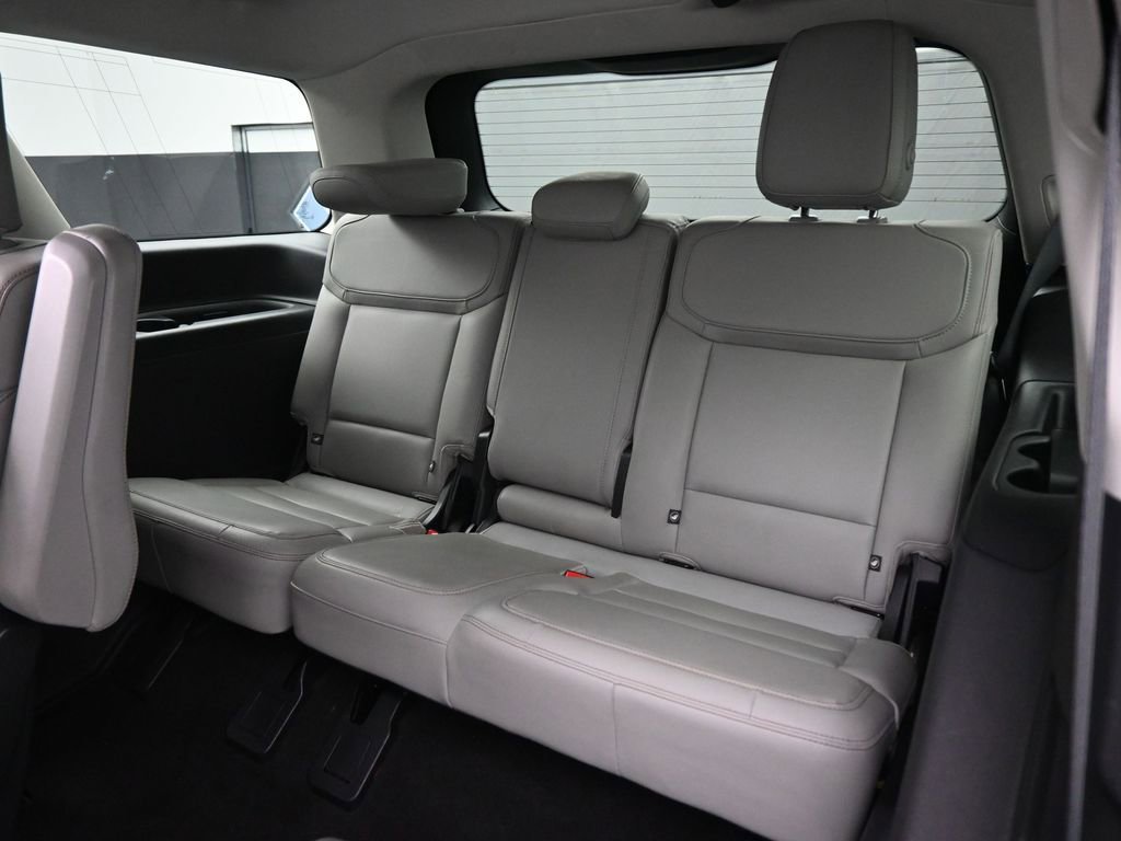 Certified 2025 Ford Expedition Active AWD/4WD image 19