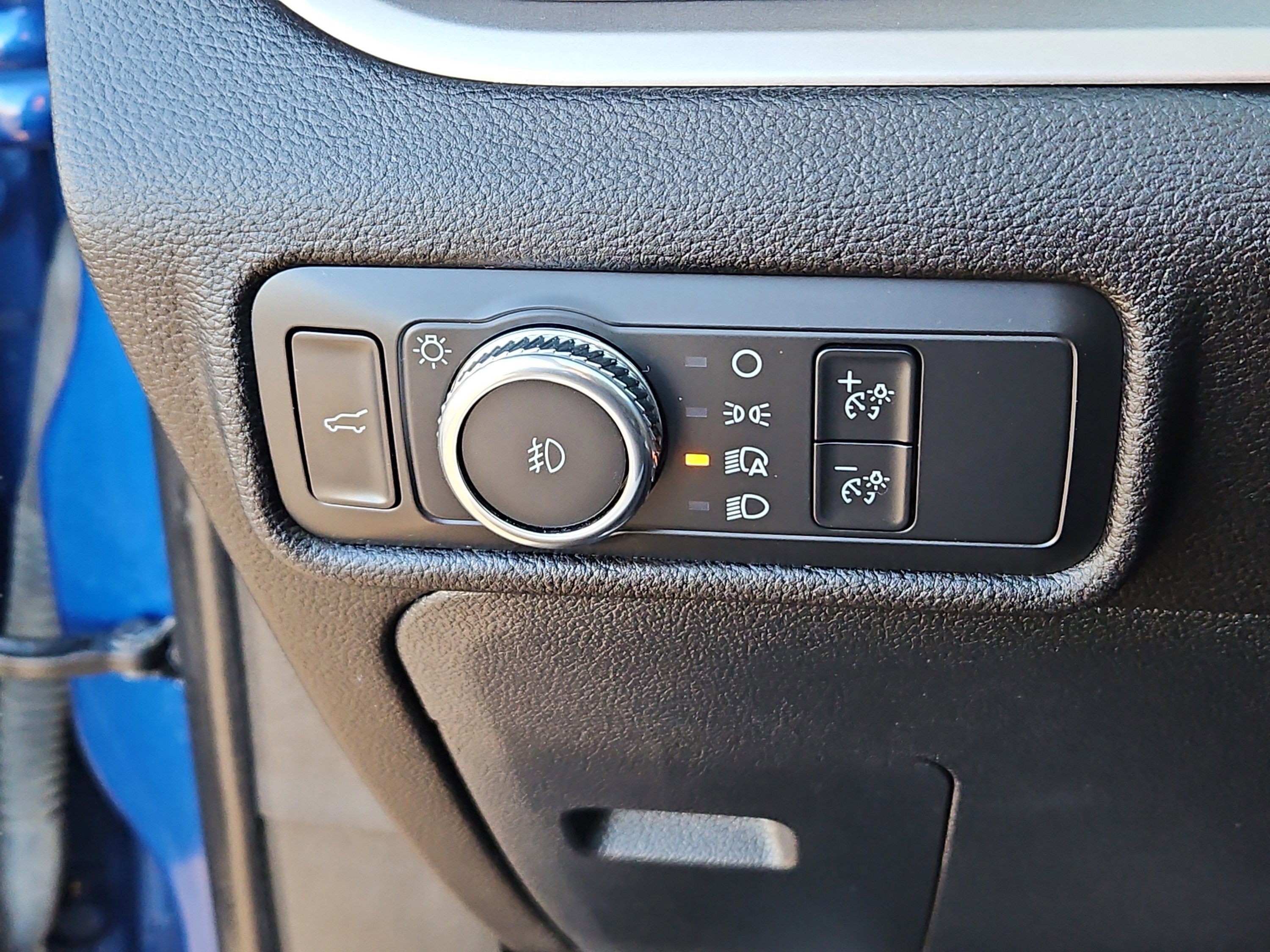 Certified 2022 Ford Explorer XLT w/ Equipment Group 202A image 14