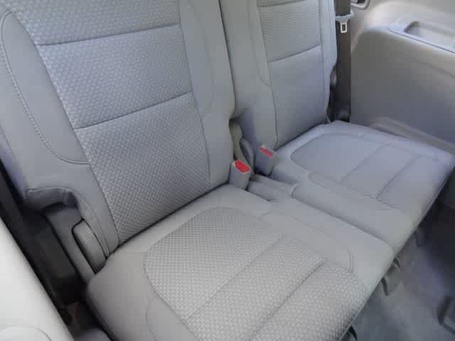 Used 2023 GMC Acadia SLE w/ Driver Convenience Package FWD image 8