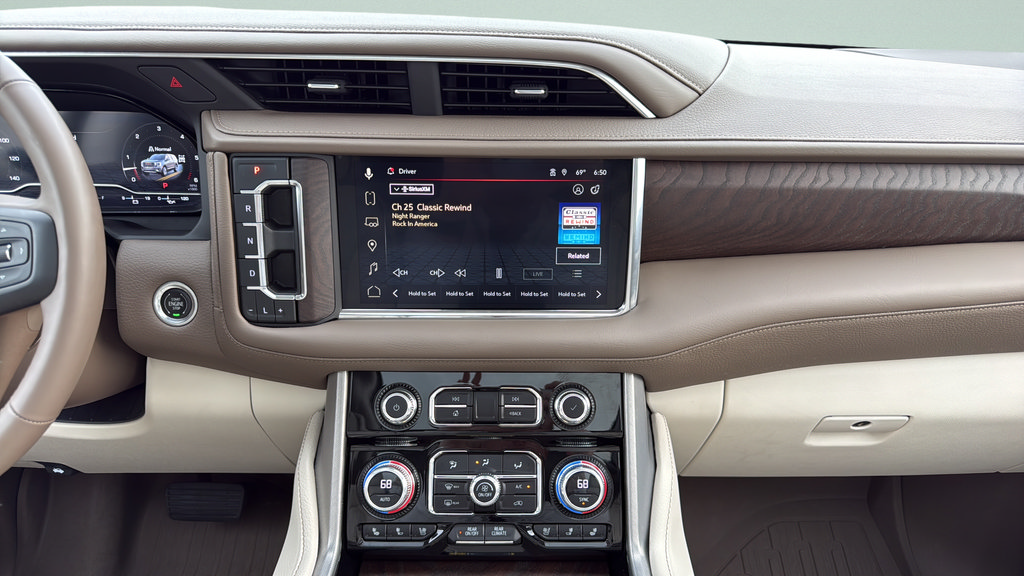 Used 2023 GMC Yukon Denali AWD/4WD image 22