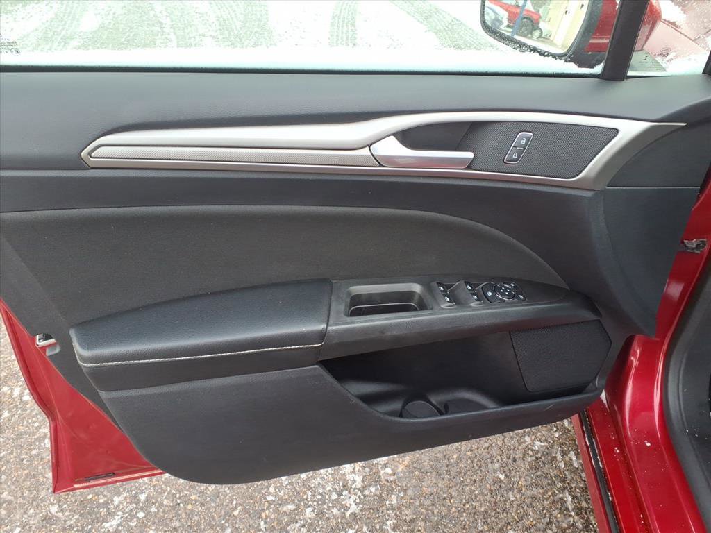 Certified 2020 Ford Fusion SE image 13