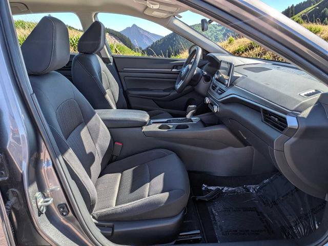Used 2025 Nissan Altima 2.5 SV FWD image 15