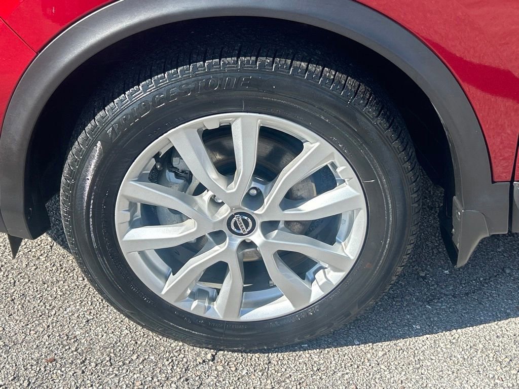 Used 2022 Nissan Rogue Sport SV image 16