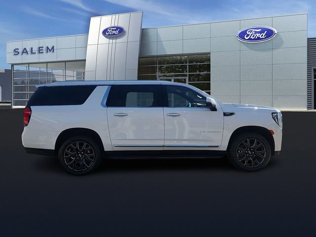 Used 2024 GMC Yukon XL SLT w/ SLT Luxury Package image 2