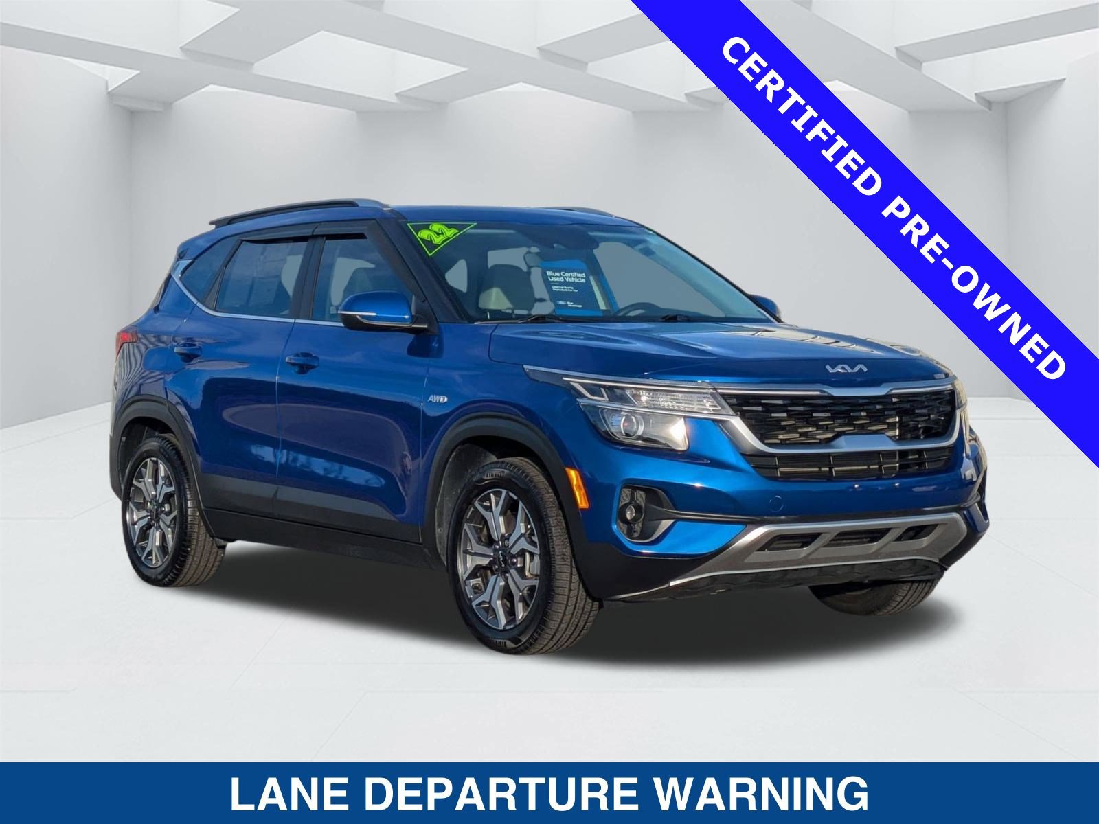 Used 2022 Kia Seltos EX image 2