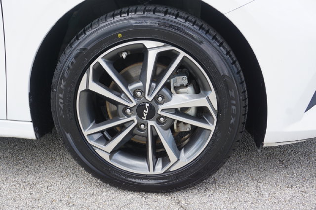 Used 2024 Kia Forte LXS FWD image 16