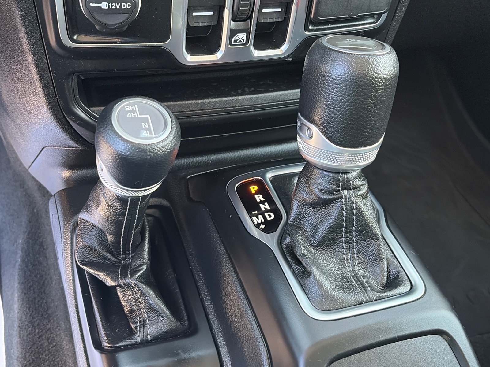 Used 2024 Jeep Wrangler Unlimited Sport AWD/4WD image 12
