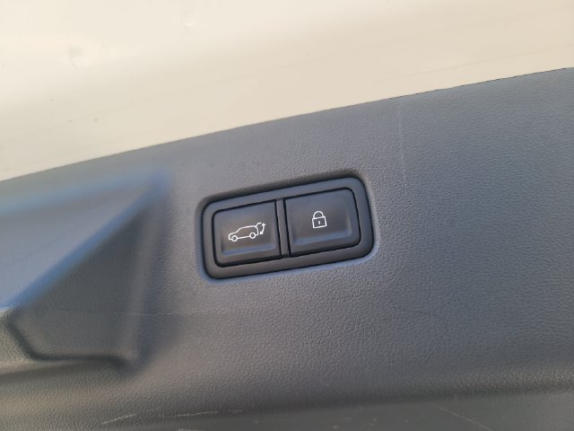 Used 2025 Hyundai Santa Fe SEL FWD image 27