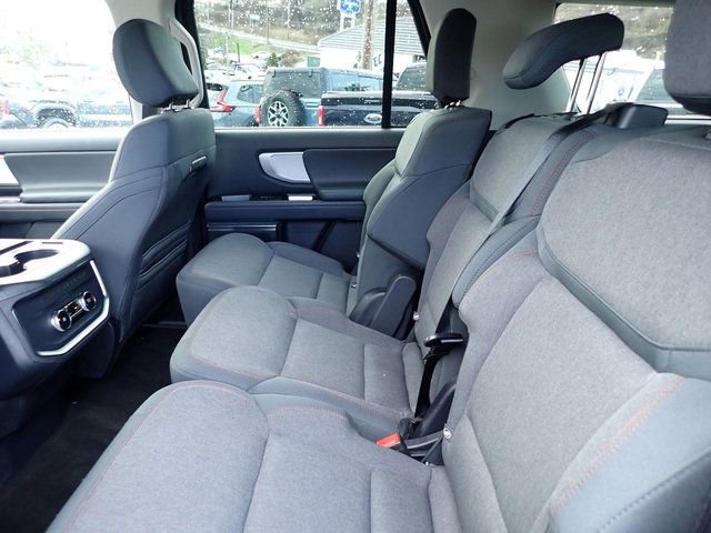 Certified 2025 Ford Expedition Active AWD/4WD image 19