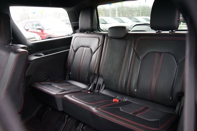 Certified 2022 Ford Expedition Limited image 8