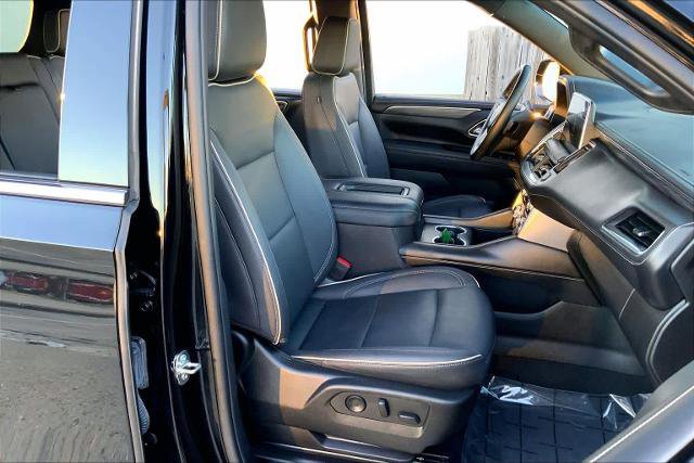Used 2023 GMC Yukon XL SLT w/ SLT Premium Package image 10