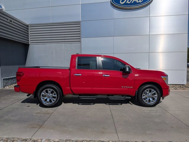 Used 2024 Nissan Titan SV w/ SV Convenience Package AWD/4WD image 3