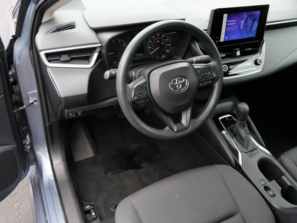 Used 2025 Toyota Corolla LE FWD image 13