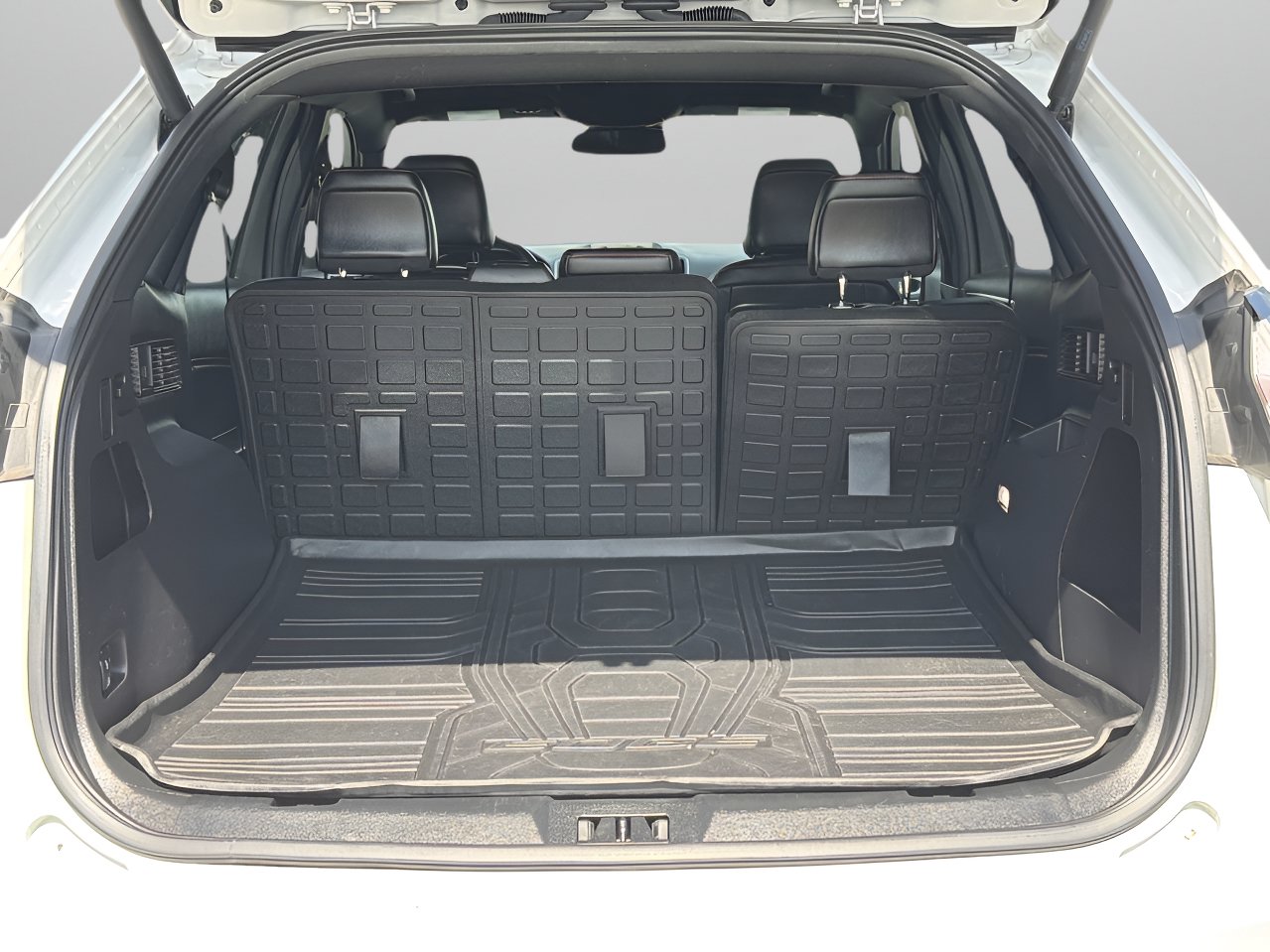 Certified 2024 Ford Edge ST-Line AWD/4WD image 8