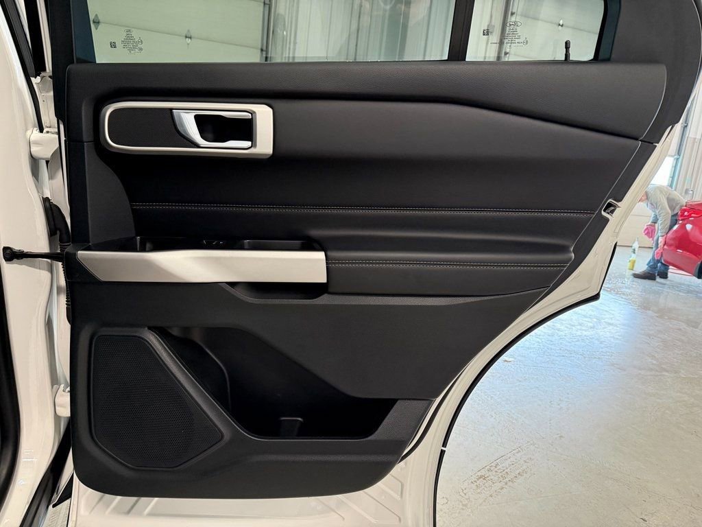 Certified 2022 Ford Explorer XLT image 17