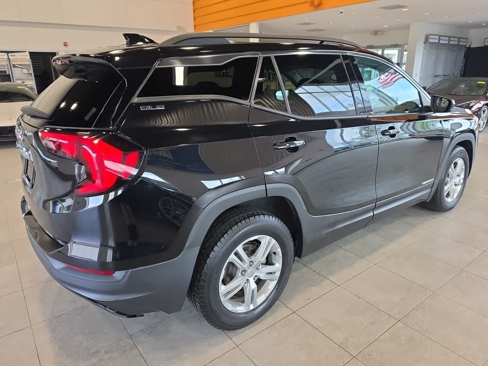 Used 2020 GMC Terrain SLE w/ Driver Convenience Package FWD image 7