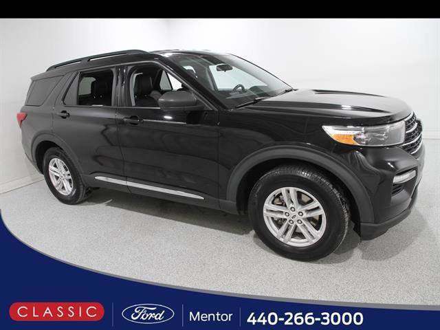 Certified 2021 Ford Explorer XLT w/ Equipment Group 202A image 3