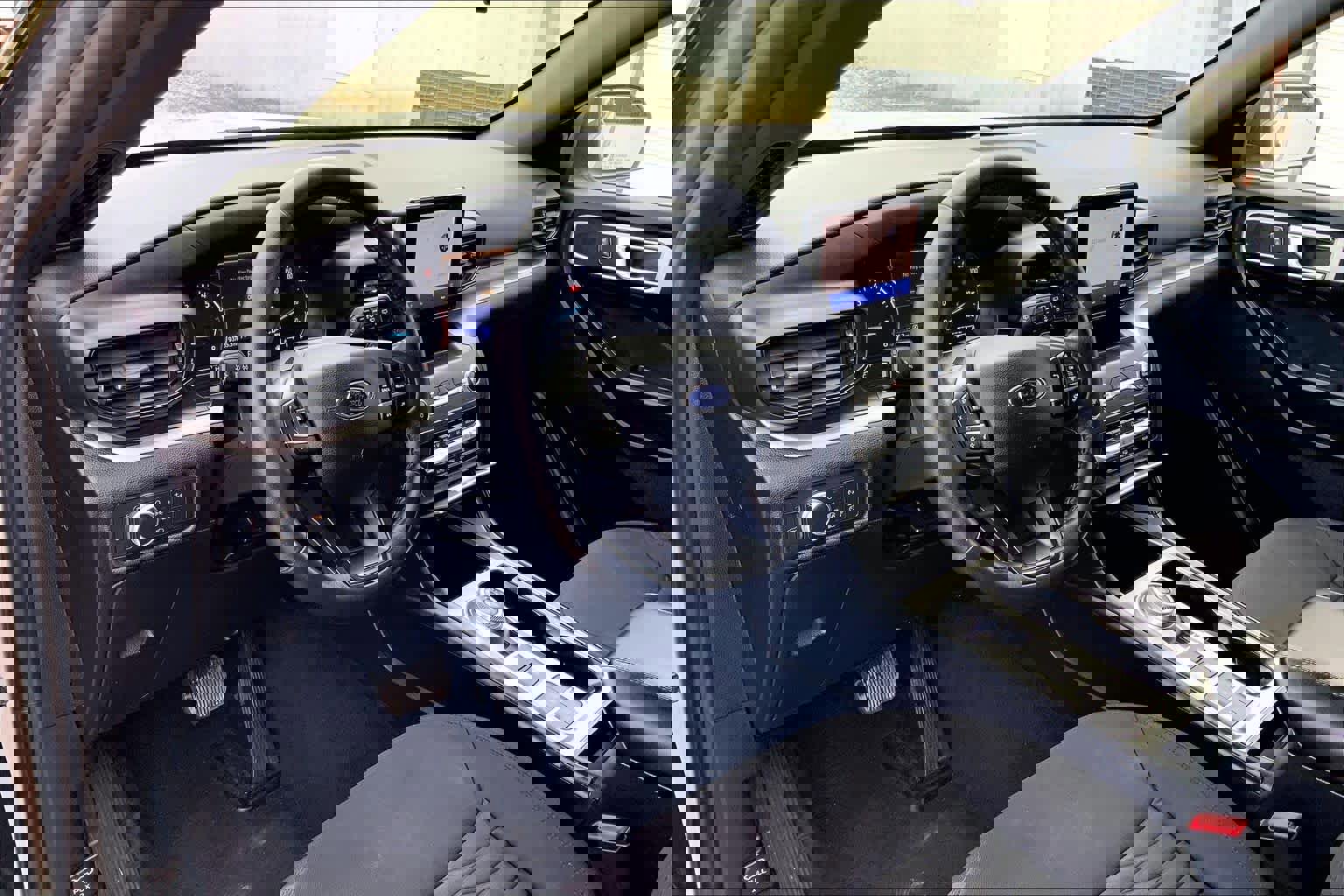 Certified 2020 Ford Explorer XLT image 16