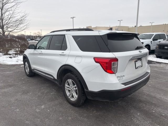 Certified 2022 Ford Explorer XLT image 4