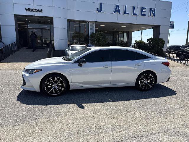 Used 2019 Toyota Avalon Touring w/ Advanced Safety Package FWD image 2