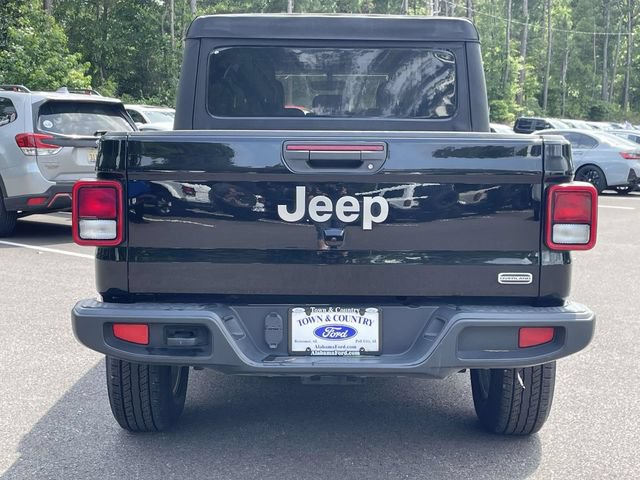 Used 2022 Jeep Gladiator Overland w/ Cold Weather Group AWD/4WD image 28