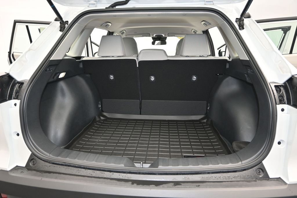 Used 2025 Toyota Corolla Cross L FWD image 11
