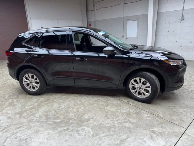 Certified 2025 Ford Escape Active w/ Cold Weather Package image 6