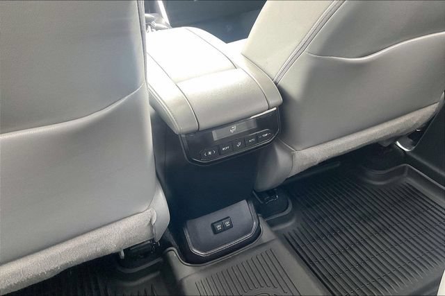 Used 2021 Toyota Highlander XLE FWD image 34