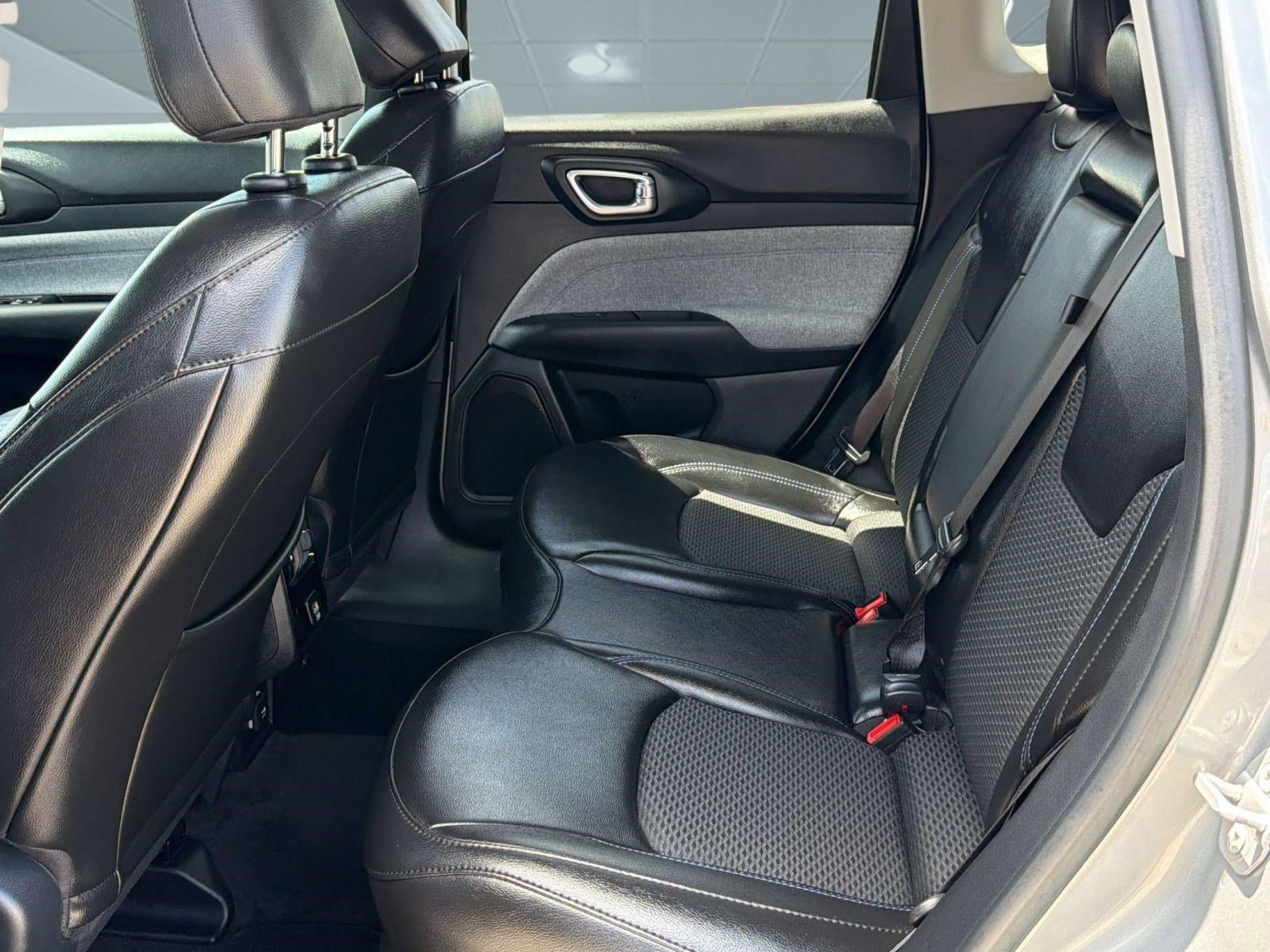 Used 2022 Jeep Compass Latitude FWD image 22
