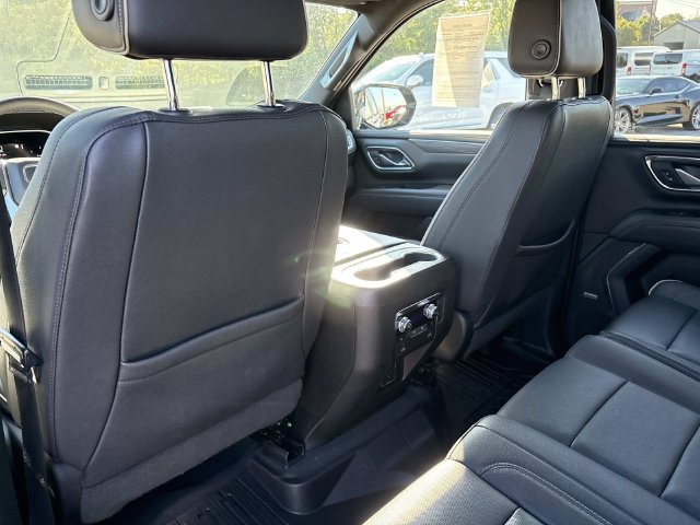 Used 2023 GMC Yukon XL SLT w/ SLT Luxury Package RWD image 17