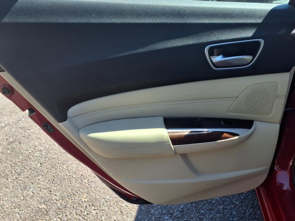 Used 2018 Acura TLX w/ Technology Package image 7