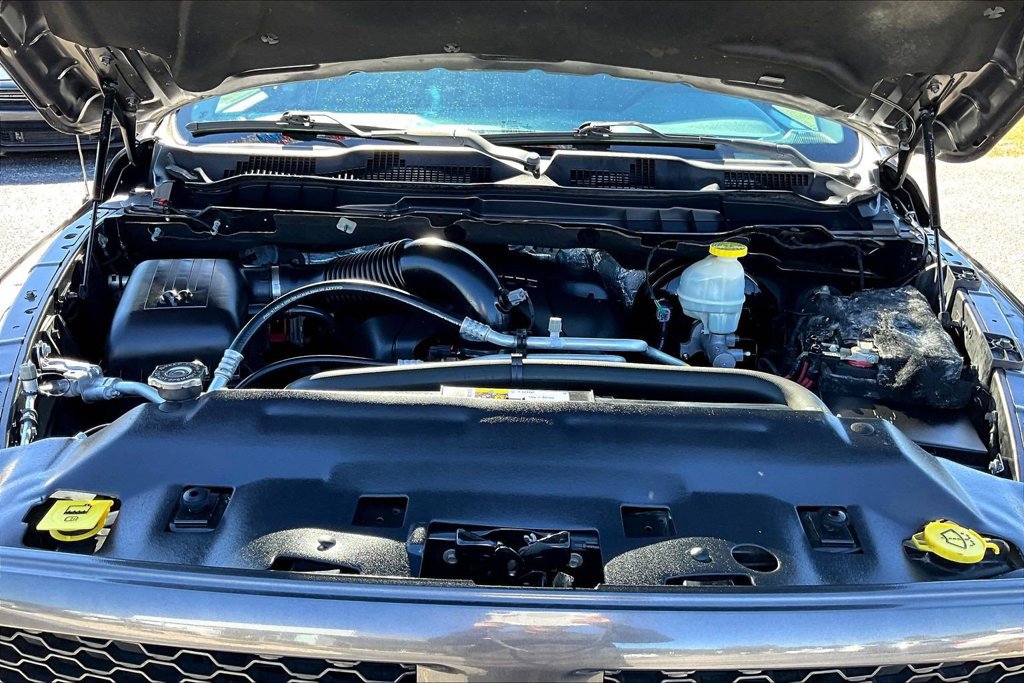 Used 2017 RAM 1500 Express RWD image 32