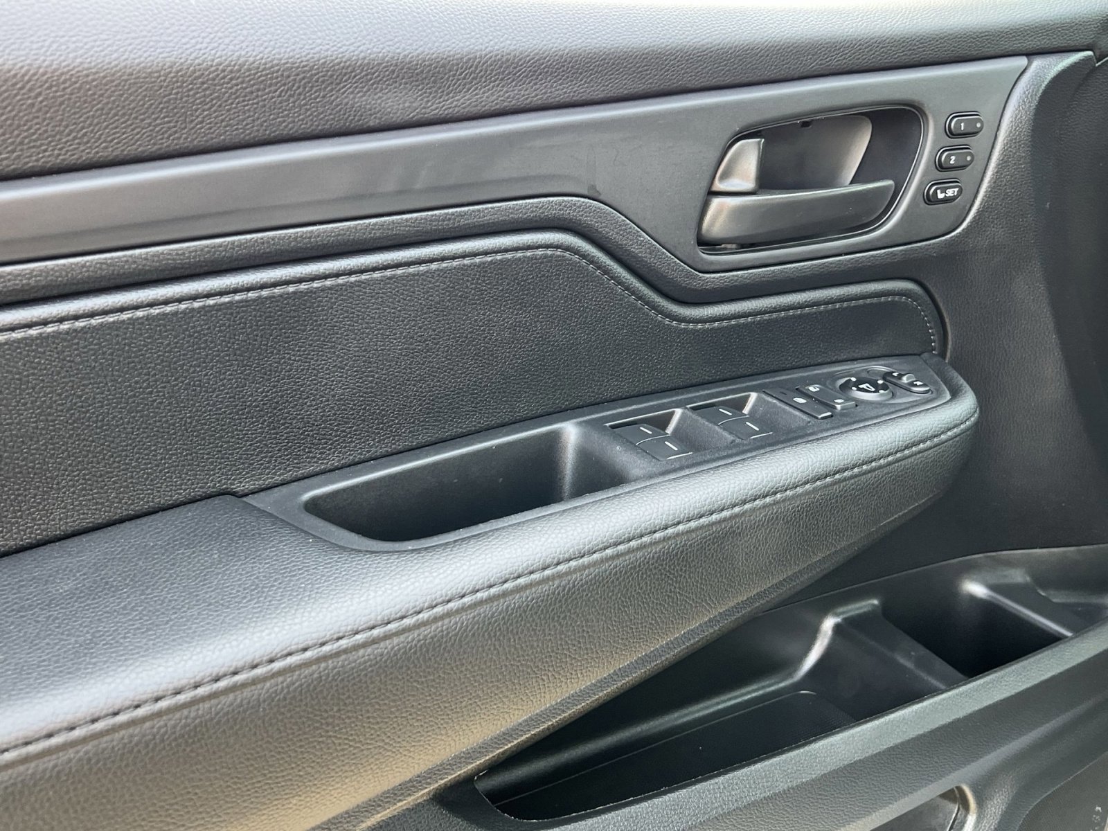 Used 2025 Honda Odyssey Sport-L image 23