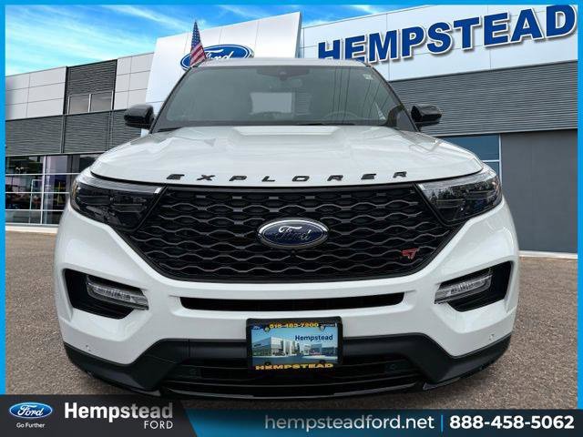Certified 2022 Ford Explorer ST w/ Equipment Group 401A AWD/4WD image 2