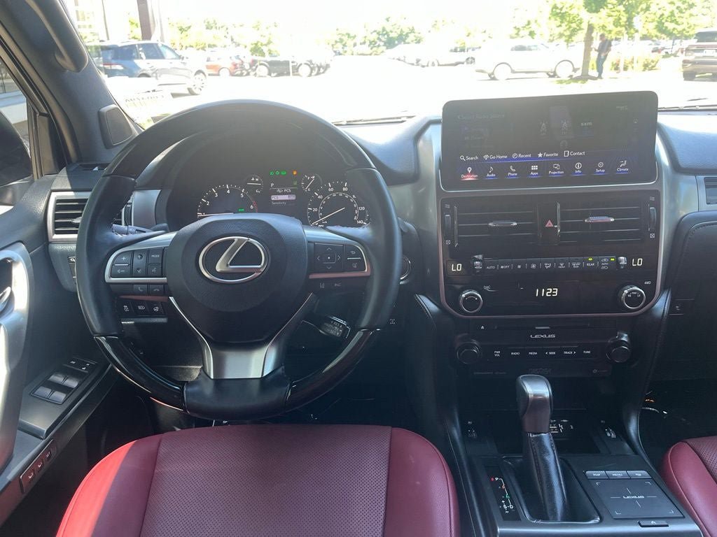 Used 2023 Lexus GX 460 Premium w/ Accessory Package AWD/4WD image 17