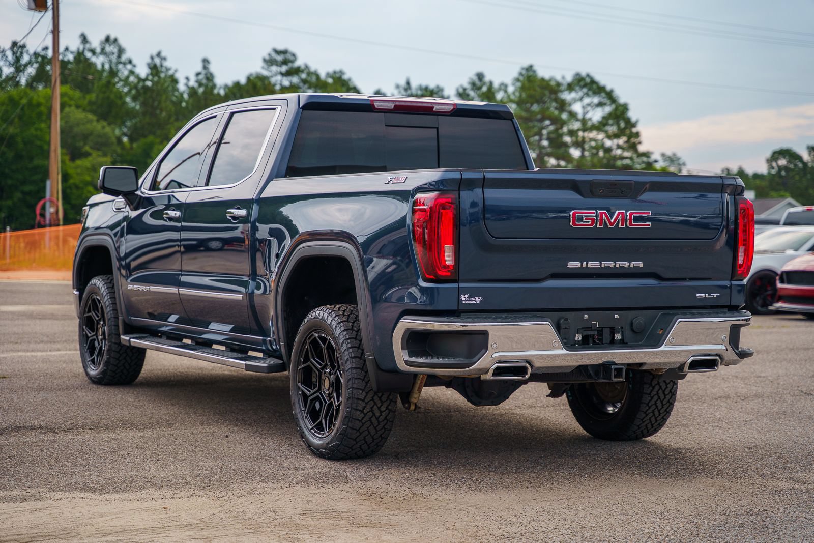 Used 2021 GMC Sierra 1500 SLT w/ SLT Premium Plus Package AWD/4WD image 7