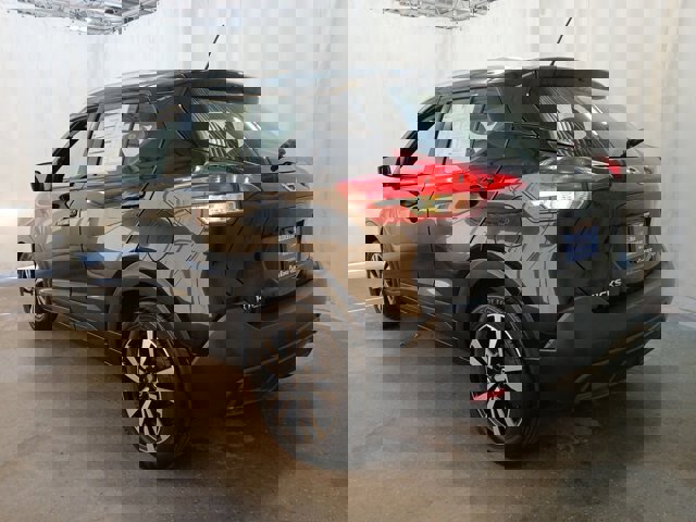 Used 2019 Nissan Kicks SV image 4