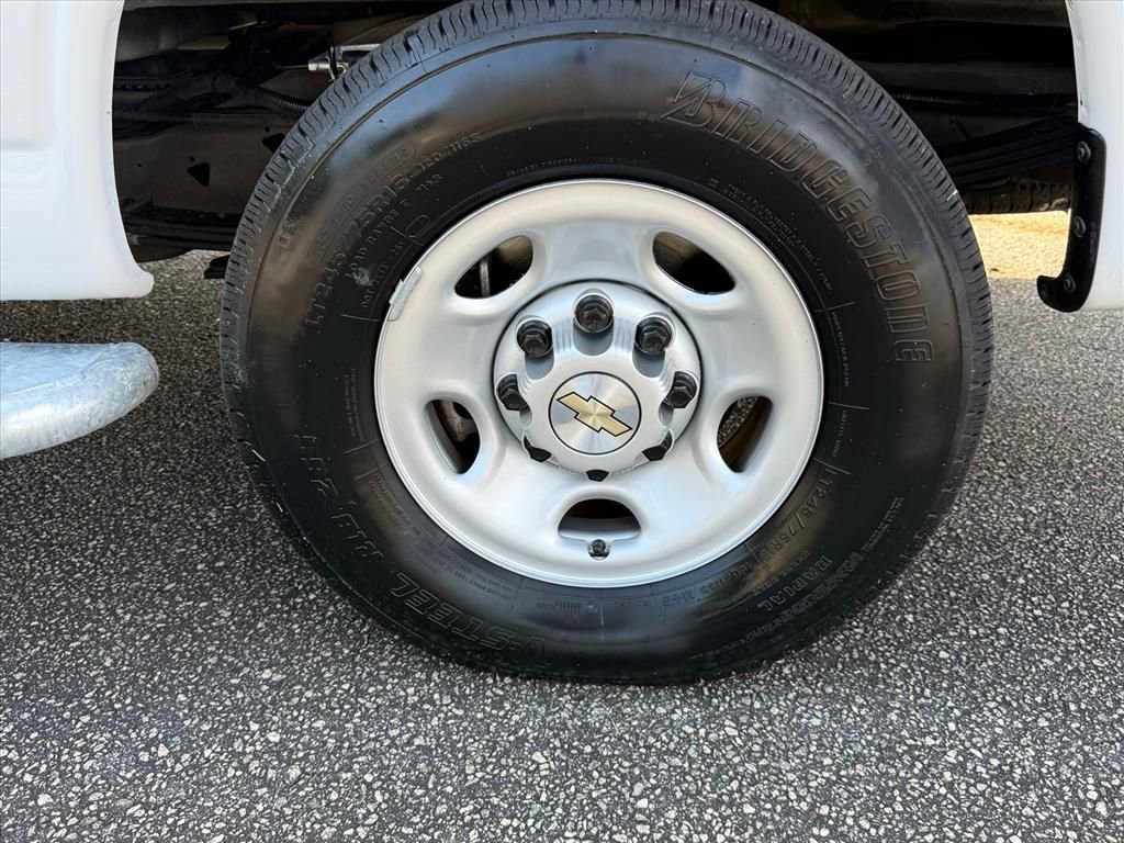 Used 2024 Chevrolet Express 2500 w/ Driver Convenience Package image 11