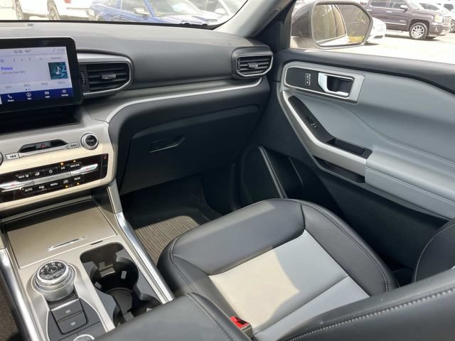 Certified 2024 Ford Explorer XLT w/ Equipment Group 202A AWD/4WD image 24