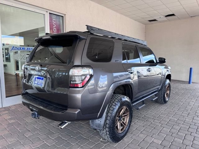 Used 2019 Toyota 4Runner SR5 AWD/4WD image 5