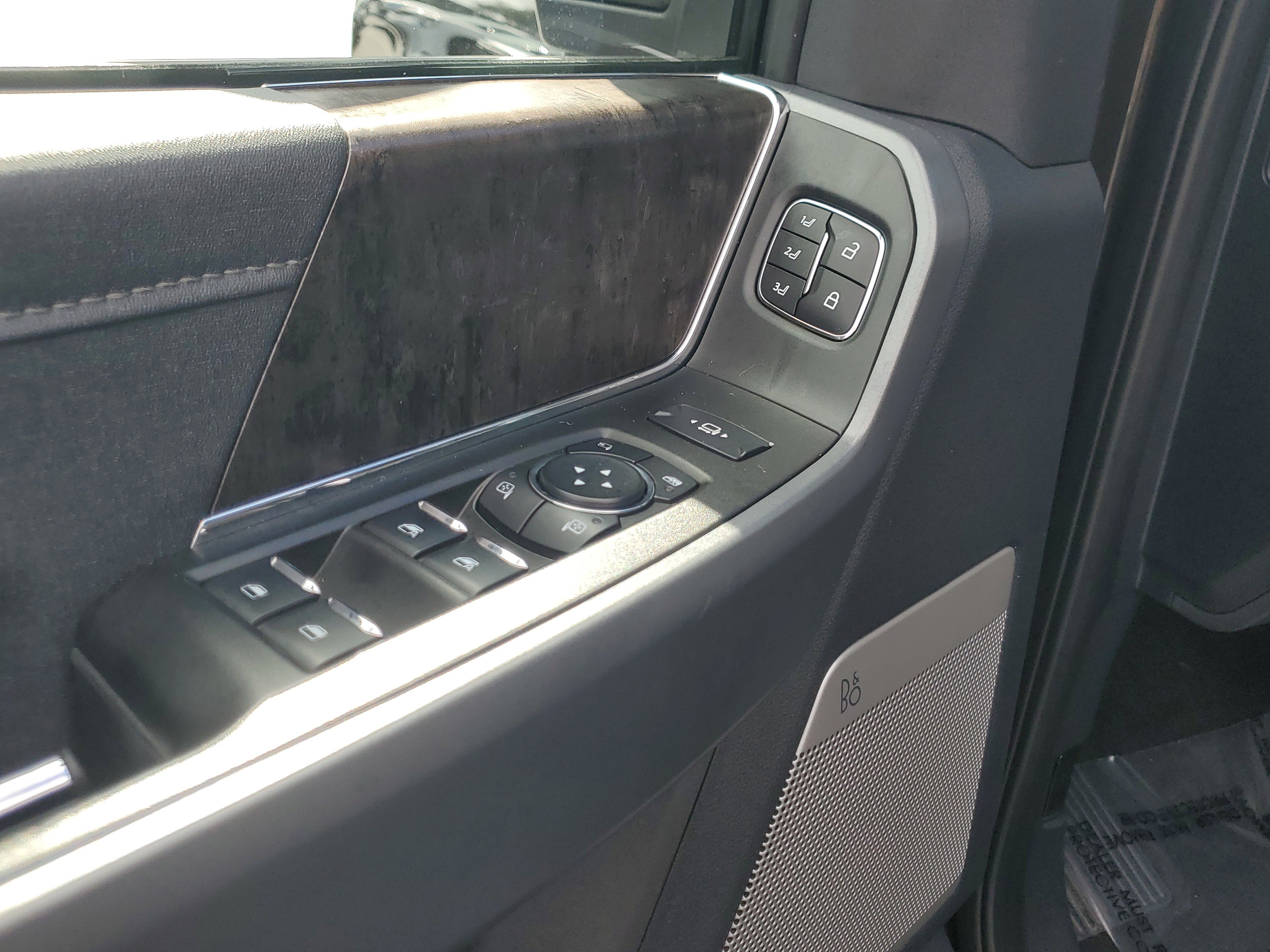 Certified 2024 Ford F250 Lariat w/ Lariat Ultimate Package image 19