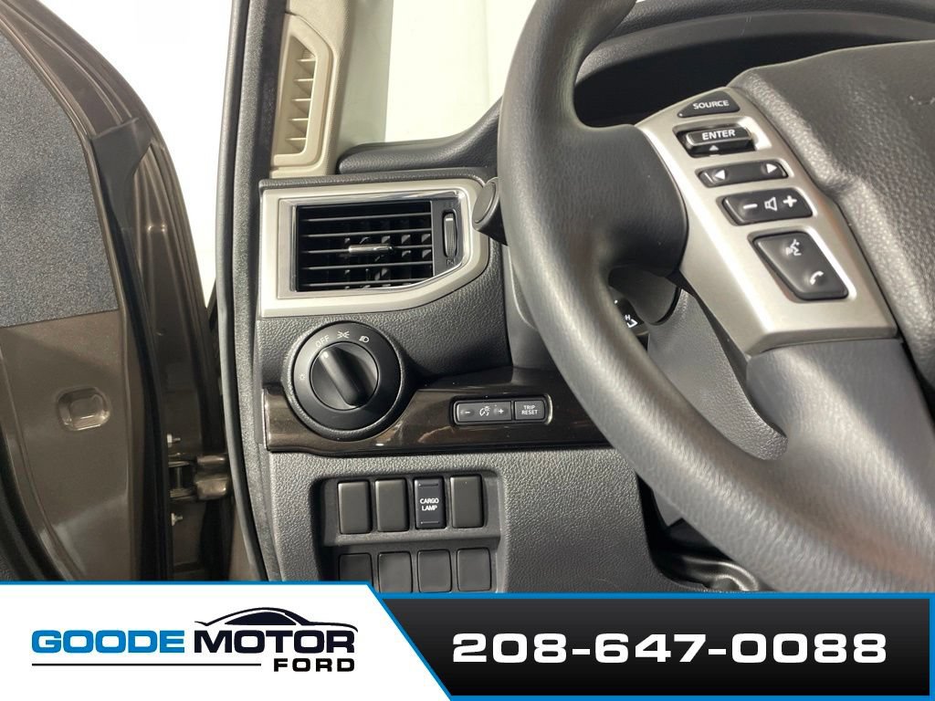 Used 2019 Nissan Titan SV AWD/4WD image 14
